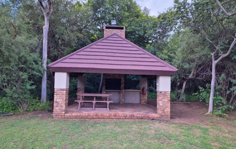 6 Bedroom Property for Sale in Boschenvaal River Front Lodges Free State